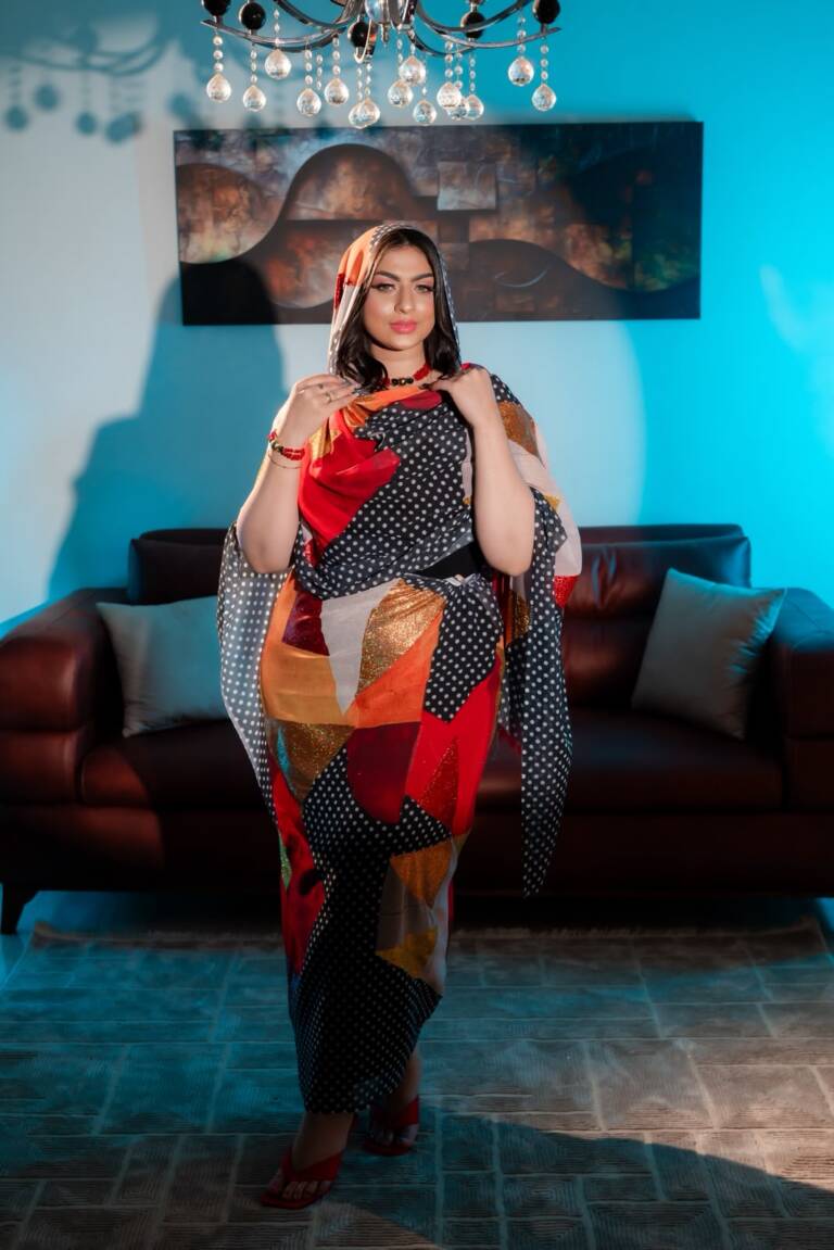 Italian Total Toub With Glitter touch – Dotted Design